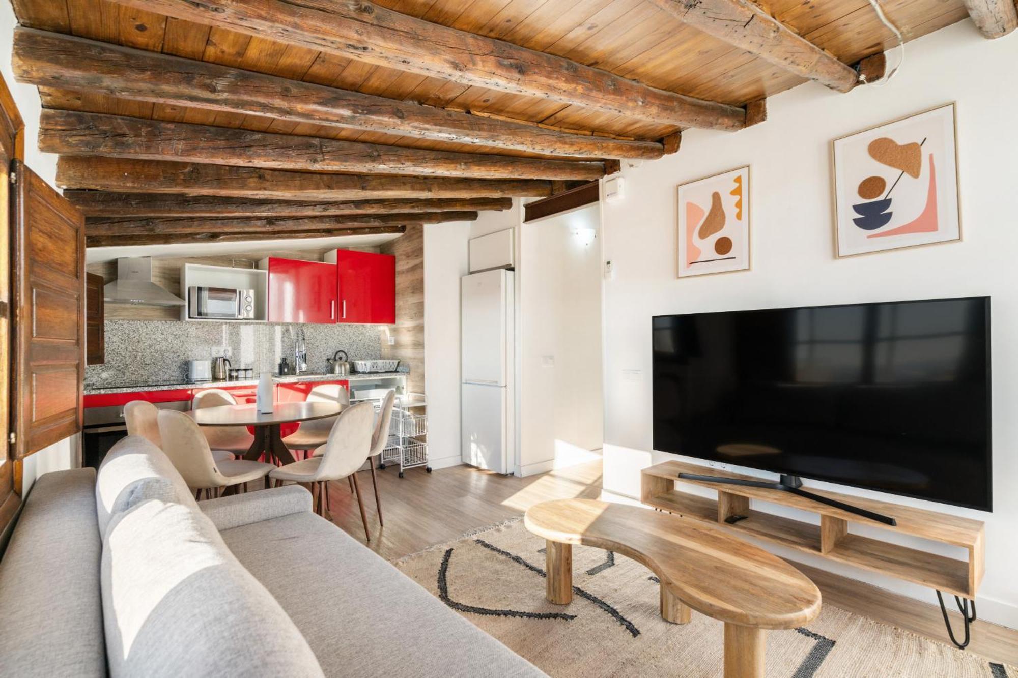Atico Con Terraza En Lavapies Alquiler Temporal Apartment Madrid Ngoại thất bức ảnh